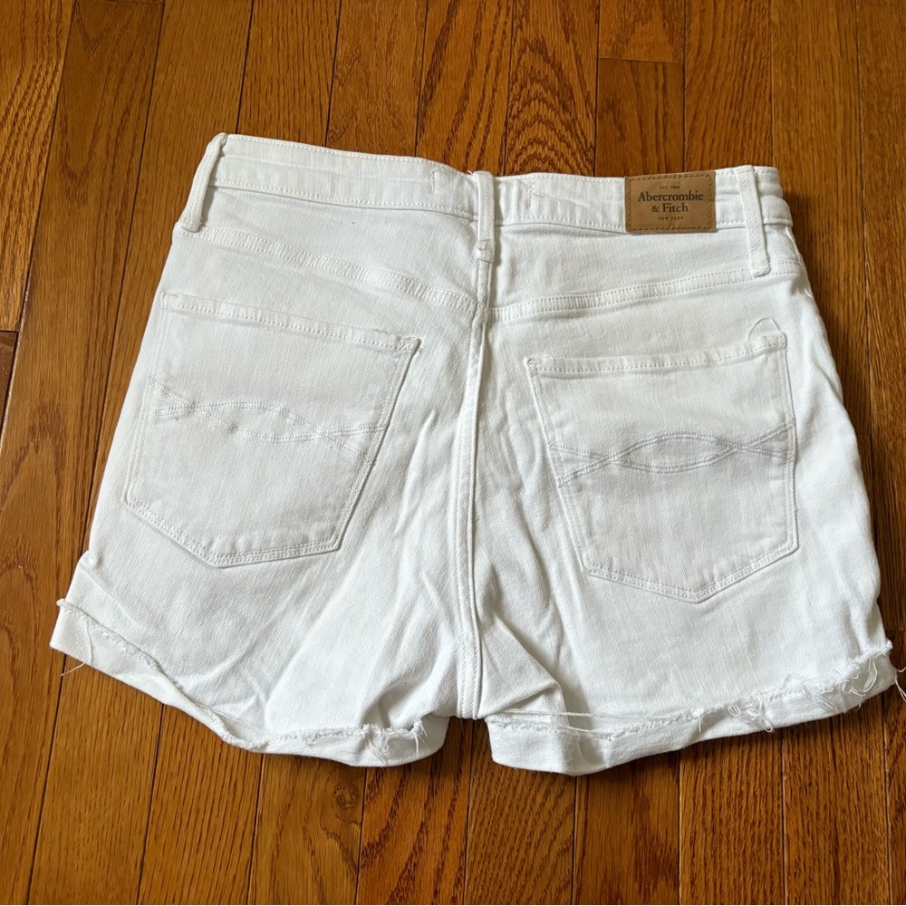 A&F - Shorts - Picture 2 of 3